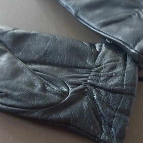 Leather gloves - Picture 3 of 16